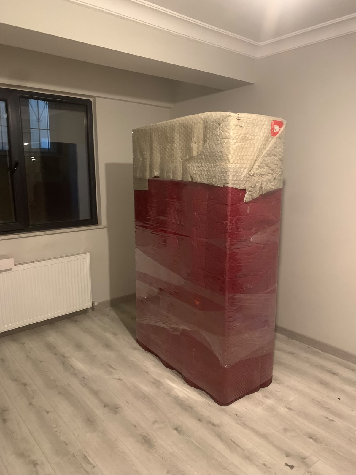 Taşınma için paketlenmiş mobilyalar